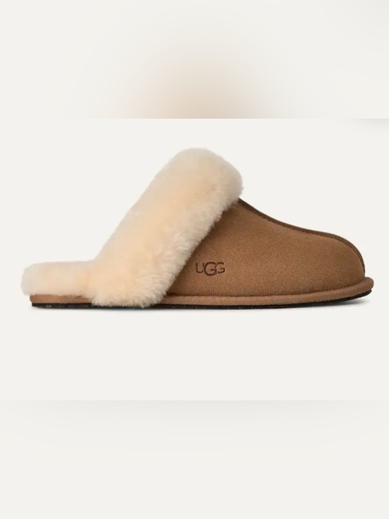 UGG Shoes - UGG Women's Scuffette II Slipper in Chestnut- Size 10 NEW IN BOX